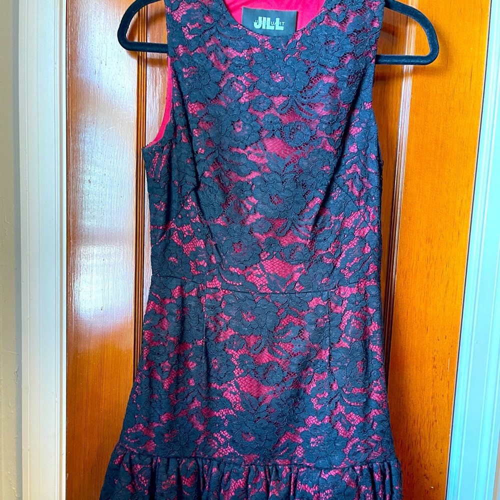 Red Evening formal with black lace overlay sz8